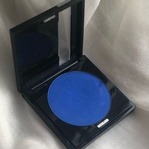 Make Up For Ever Eyeshadow in Blue